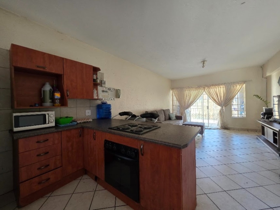 2 Bedroom Property for Sale in Lower Bo-dorp North West